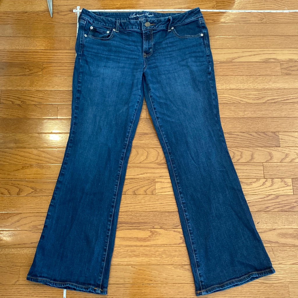 Wide Flare Leg Denim With Stretch In Classic Wash
